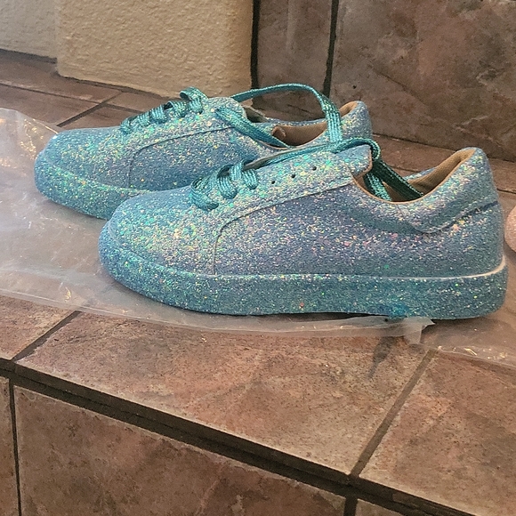 GLITTER SPARKLE WALKING SHOES - Picture 3 of 5